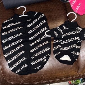 Pet sweater high fashion design, so soft!